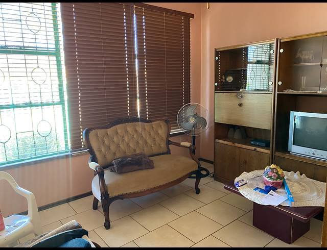 4 BEDROOM HOUSE FOR SALE IN PALM RIDGE